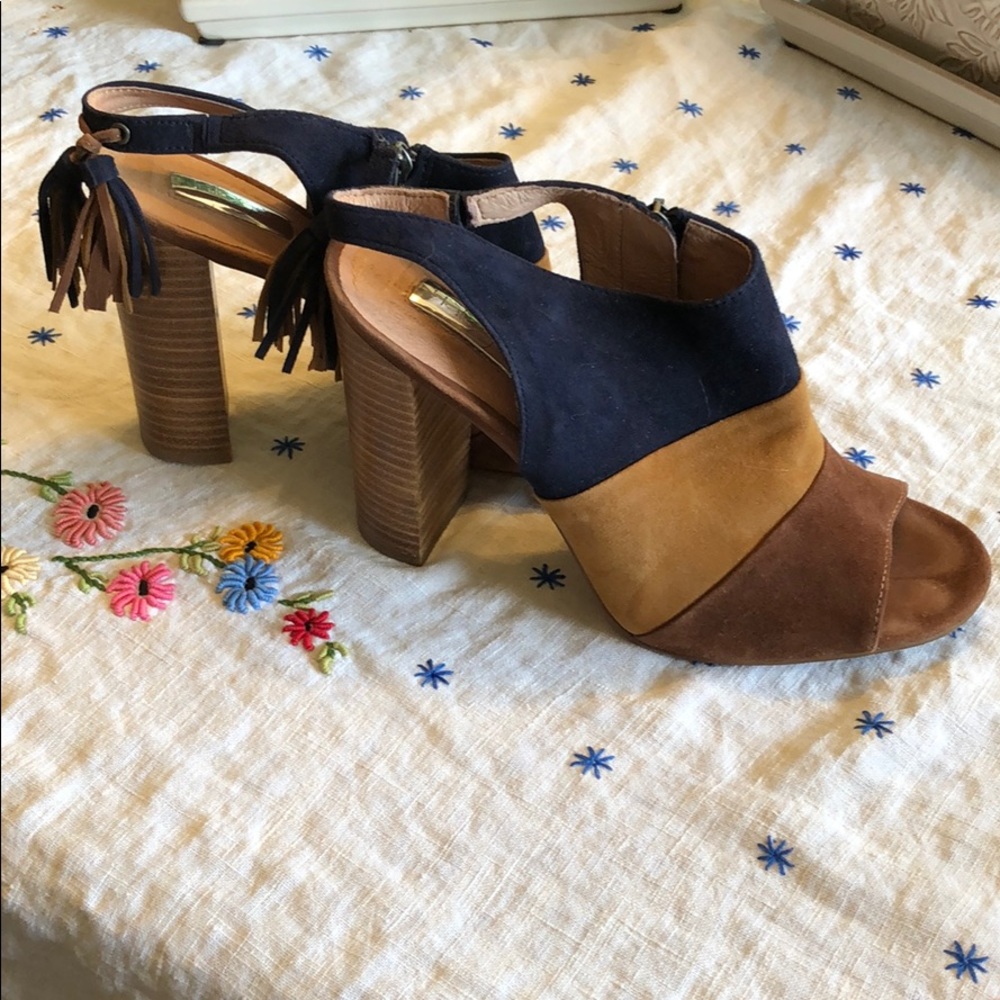 Halogen Suede Stacked Heels - Picture 6 of 8